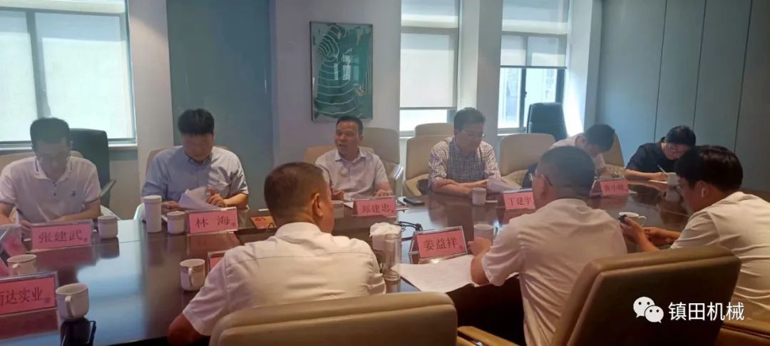 溫州市政協(xié)副主席鄭建忠來我司調(diào)研智能裝備制造產(chǎn)業(yè)發(fā)展工作(圖1)